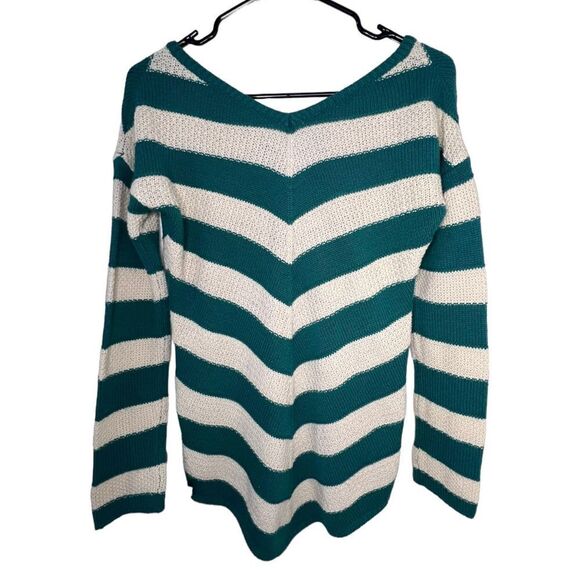 Maurice’s Blue and Cream Chevron Striped Knit V-Neck Sweater - Picture 3 of 4